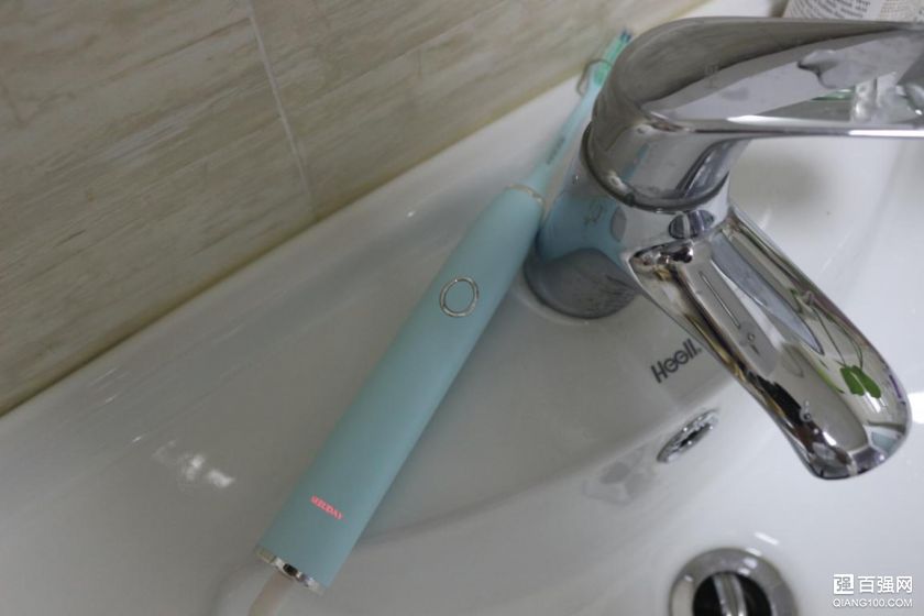 自信笑容,从清洁口腔开启,SEEUDAY电动牙刷声波电动牙刷 自信笑容,从清洁口腔开启,SEEUDAY电动牙刷声波电动牙刷