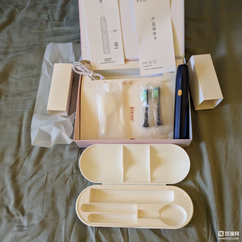 不专业但很用心的人生第一次开箱评测:可做洁面仪的电动牙刷 不专业但很用心的人生第一次开箱评测:可做洁面仪的电动牙刷