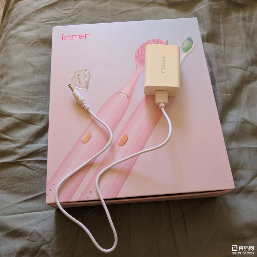 不专业但很用心的人生第一次开箱评测:可做洁面仪的电动牙刷 不专业但很用心的人生第一次开箱评测:可做洁面仪的电动牙刷