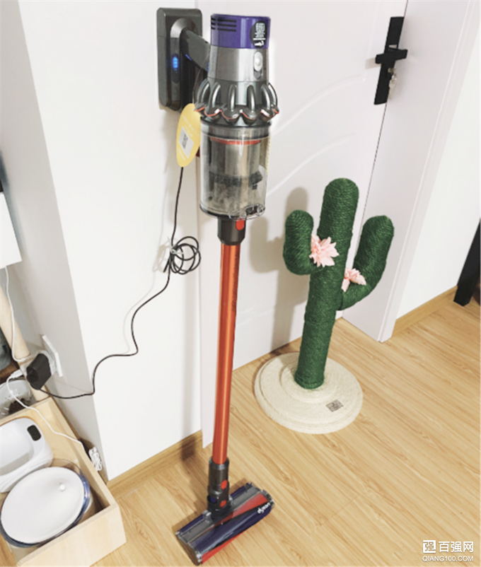 吸尘器中的劳斯莱斯，Dyson V10手持无绳吸尘器使用体验