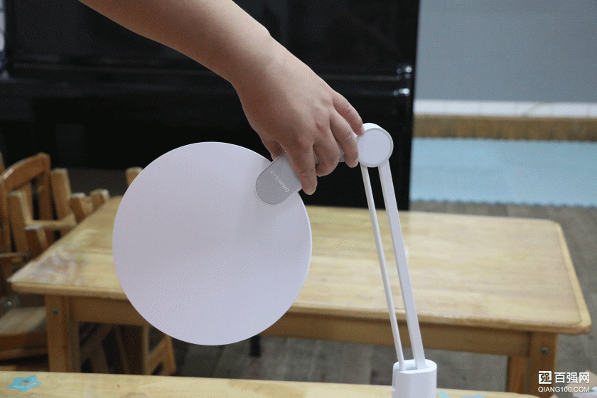 全光谱技术搭配双光源,护眼更健康——孩视宝VL235B护眼台灯体 全光谱技术搭配双光源,护眼更健康——孩视宝VL235B护眼台灯体