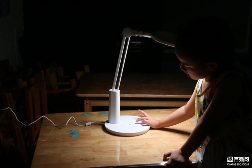 全光谱技术搭配双光源,护眼更健康——孩视宝VL235B护眼台灯体 全光谱技术搭配双光源,护眼更健康——孩视宝VL235B护眼台灯体