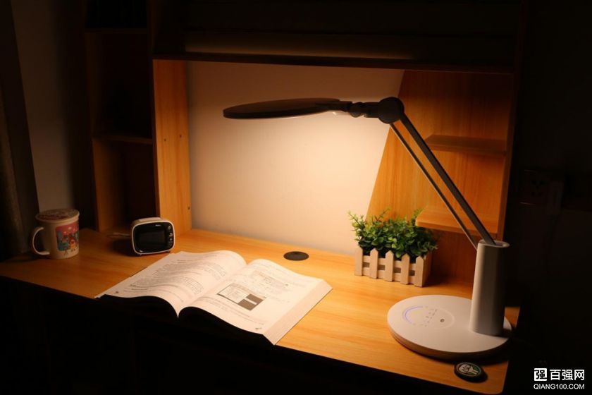 全光谱技术搭配双光源,护眼更健康——孩视宝VL235B护眼台灯体 全光谱技术搭配双光源,护眼更健康——孩视宝VL235B护眼台灯体