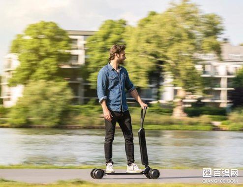 奥迪推出E-Tron电动滑板车,支持蓝牙连接 奥迪推出E-Tron电动滑板车,支持蓝牙连接