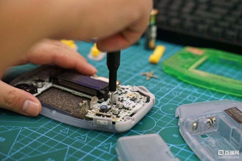 猫宅玩游戏有情怀有颜值,GBA更换缩小帽外壳 猫宅玩游戏有情怀有颜值,GBA更换缩小帽外壳