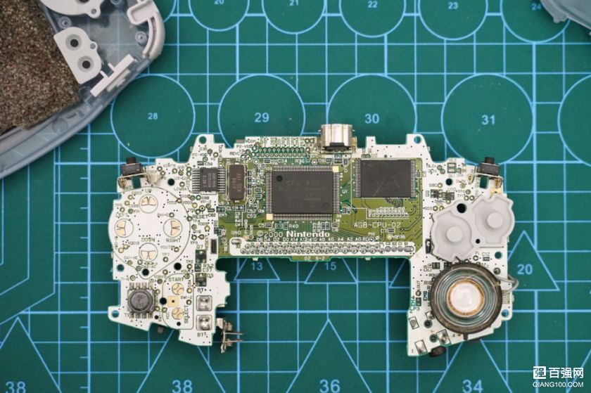 猫宅玩游戏有情怀有颜值,GBA更换缩小帽外壳 猫宅玩游戏有情怀有颜值,GBA更换缩小帽外壳