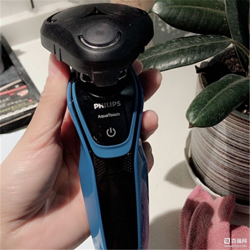飞利浦S5050电动剃须刀,彰显男士魅力 飞利浦S5050电动剃须刀,彰显男士魅力