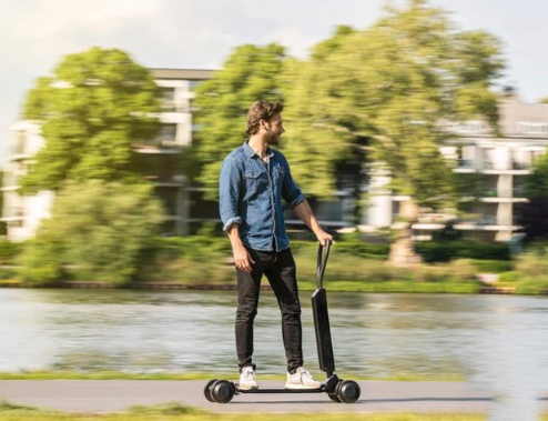 奥迪推出E-Tron电动滑板车了,你们期待吗? 奥迪推出E-Tron电动滑板车了,你们期待吗?