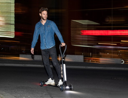 奥迪推出E-Tron电动滑板车了,你们期待吗? 奥迪推出E-Tron电动滑板车了,你们期待吗?