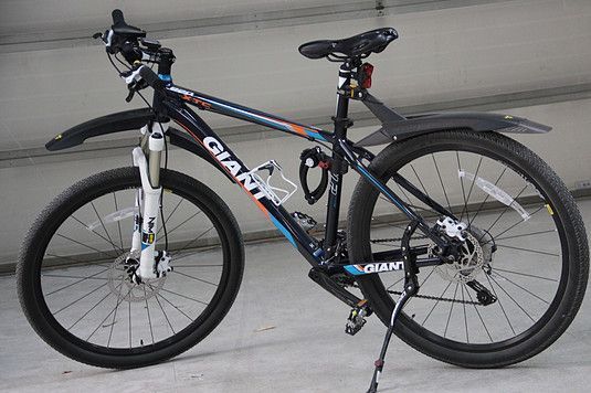 冬天骑行常用装备:捷安特 XTC820、喇叭、手套、眼镜 冬天骑行常用装备:捷安特 XTC820、喇叭、手套、眼镜