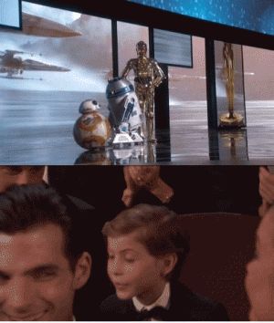 看到C-3PO，R2D2和BB8亮相，台下的小萌娃星战粉开心地站了起来~-1