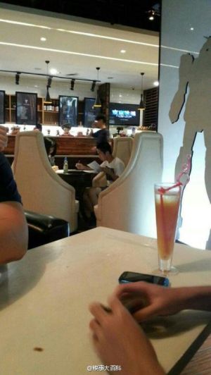 现在的小孩子多机智？来女仆咖啡店花60每小时找女仆帮忙抄作业-1