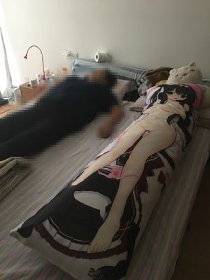 我妈在我床上睡觉我怎么感觉怪怪的-1