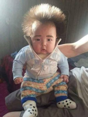孩子睡个觉，起来就这样了...-1