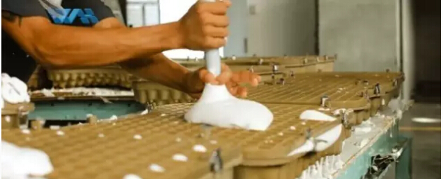 揭开邓禄普-乳胶枕制作工艺过程 揭开邓禄普-乳胶枕制作工艺过程