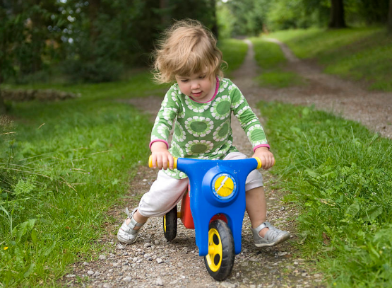 如何选购儿童平衡车以及儿童在玩平衡车的时候应该注意些什么