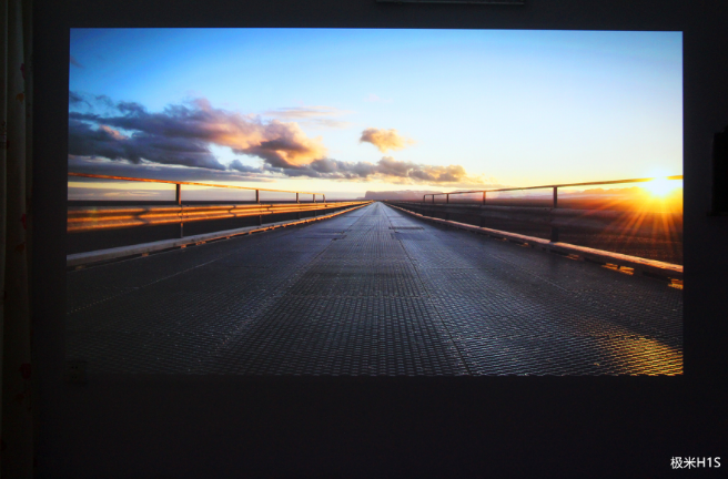 极米H1S/H1投影画面对比，哪个看的更爽呢？