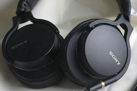 千元内的头戴式耳机，AGK Q701、爱丽丝M1和索尼MDR-1A哪个好？-1