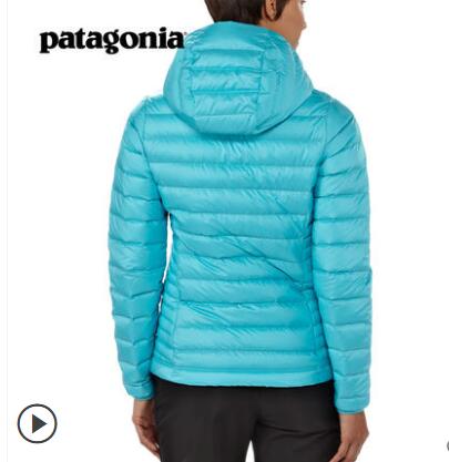 Patagonia中老年女羽绒服外观设计美嘛？妈妈穿了保暖不？-1