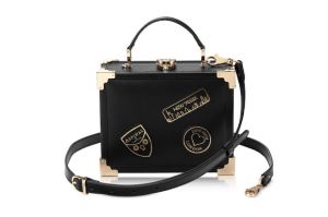 lv时尚手包经典款？LV2018新款Trunk Clutch时尚手包质量如何？-1