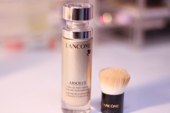 兰蔻菁纯粉底液怎么样？妆感厚重吗？-1