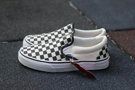 一脚蹬推荐？Vans Slip on帆布鞋一脚蹬怎么样？-1