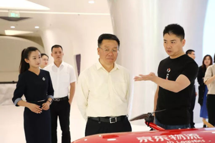 茅台董事长拜会京东刘强东:双方将展开深度合作 茅台董事长拜会京东刘强东:双方将展开深度合作