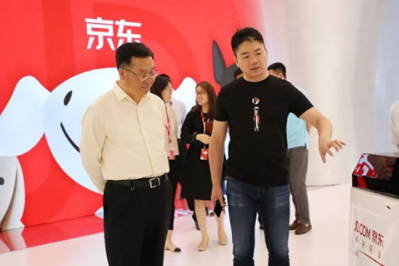 茅台董事长拜会京东刘强东:双方将展开深度合作 茅台董事长拜会京东刘强东:双方将展开深度合作