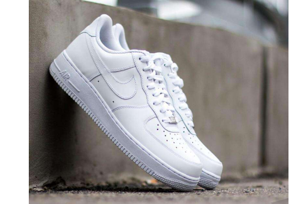 nike小白鞋怎么样？nike air force1女鞋多少钱？-1