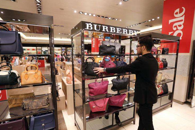 受关税影响，Burberry下调中国区部分产品价格，降幅为4%-1