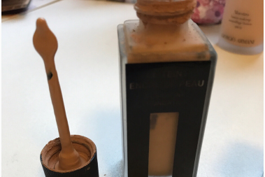 YSL的羽毛粉底怎么样？使用效果如何？-1