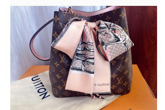 lv 水桶包图片？lv 水桶包好用吗？-1