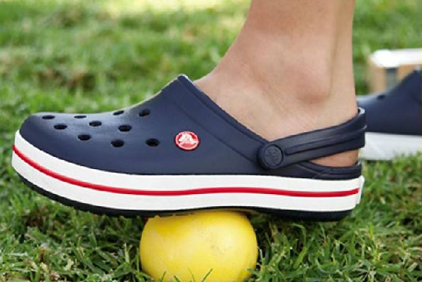 crocs洞洞鞋值吗？会闷脚吗？-1
