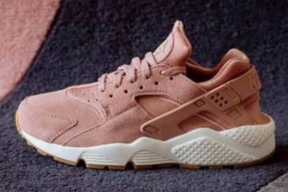 nike air有哪些系列？推荐一个比较经典的慢跑鞋？-1