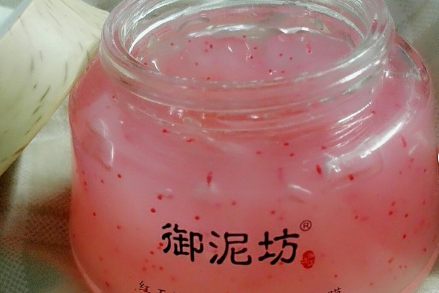 御泥坊红石榴鲜活矿物睡眠面膜可以免洗吗？滋润效果怎么样?-1