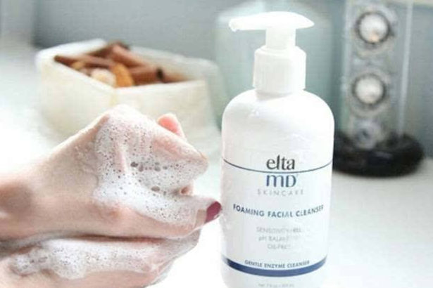 芙丽芳丝洗面奶啥味道？泡沫多不多？-1