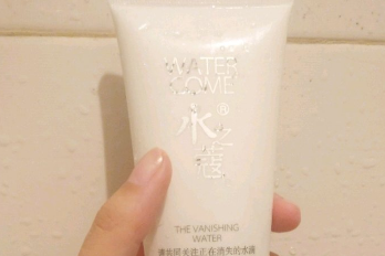 水之蔻美白洗面奶泡沫丰富吗？清洁度强吗？-1