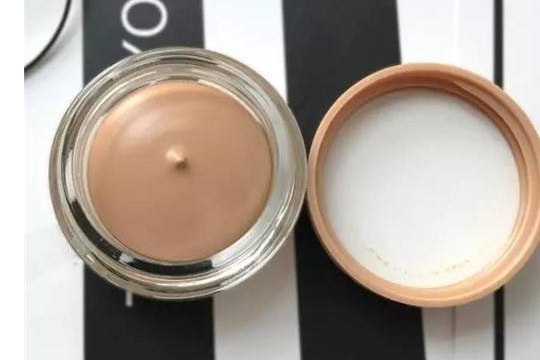 德国essence慕斯粉底膏怎么样？essence粉底膏色号？-1