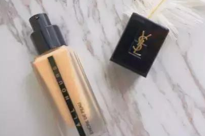 YSL恒久完美无瑕粉底适合油皮使用吗？遮瑕力度好吗？-1
