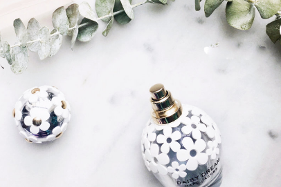 Marc jacobs雏菊系列香水香味好吗?推荐两款? Marc jacobs雏菊系列香水香味好吗?推荐两款?