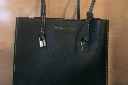 Marc Jacobs小众托特包皮质好吗？内部有分层吗？-1