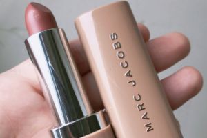 Marc Jacobs口红好用吗？推荐一个好看的色号？-1