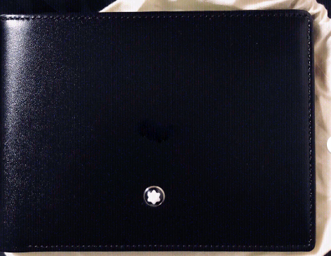 万宝龙男士钱包设计感如何？手感好吗？