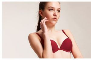 好奇蜜斯有实体店吗？ 聚拢文胸美女图图片大全？-1