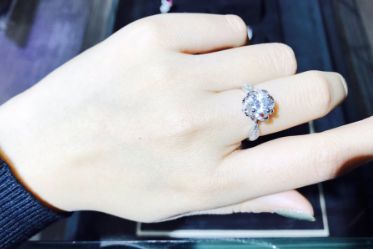 ONESWEAR梵誓钻戒价格？好看吗？-1