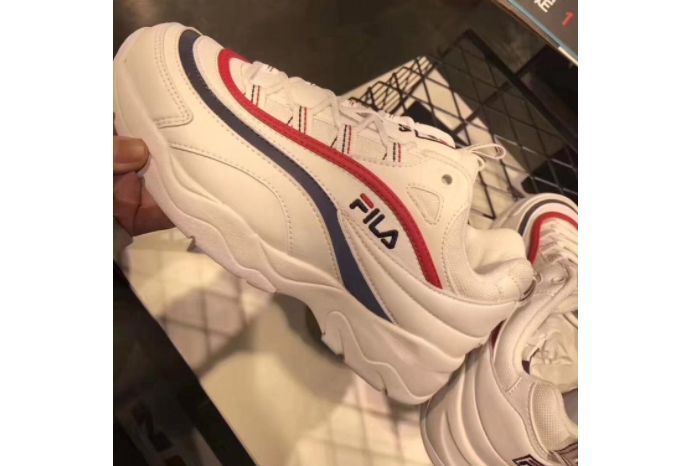 fila鞋比nike都贵？菲乐运动鞋怎么样？-1