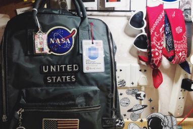 NASA双肩包什么面料？容量大吗？-1