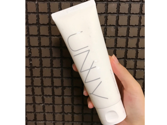 unny洗面奶是氨基酸吗？价格贵不贵？