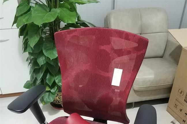 2000元内的椅子是否值得选？西昊人体工学椅V1开箱-1