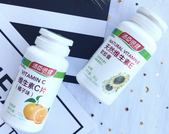 汤臣倍健的维C+维E使用分享 养生女孩约起来 汤臣倍健的维C+维E使用分享 养生女孩约起来